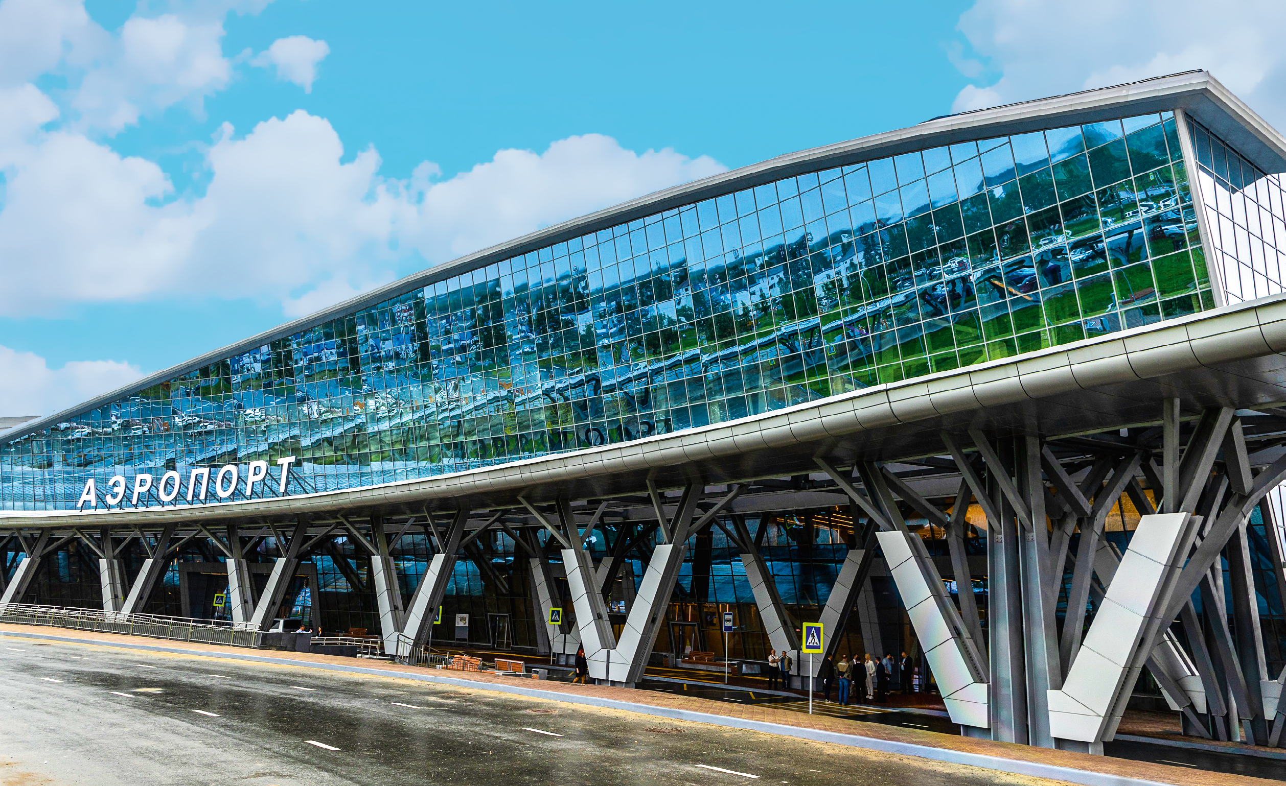 Международный аэропорт Южно-Сахалинска - фото 1